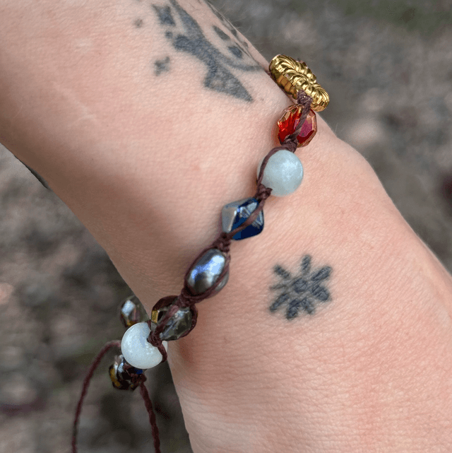 Bracelet AURA aigue marine , cristaux Swarovski et perles d’eau douce 