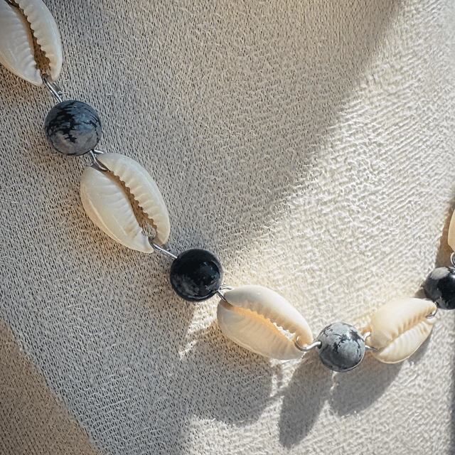 Collier ODYSSÉE obsidienne neige 
