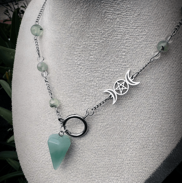 Collier PENDULE aventurine , prehnite et cristal de roche 