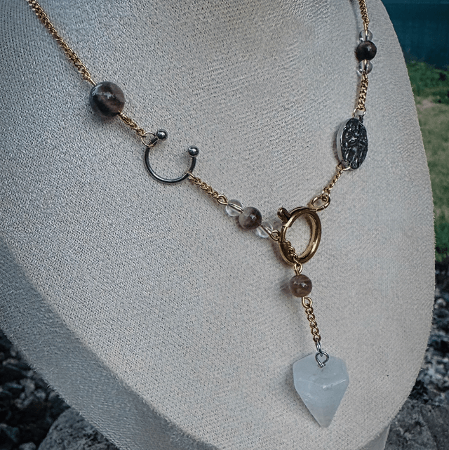 Collier PENDULE pierre de soleil noir et cristal de roche 